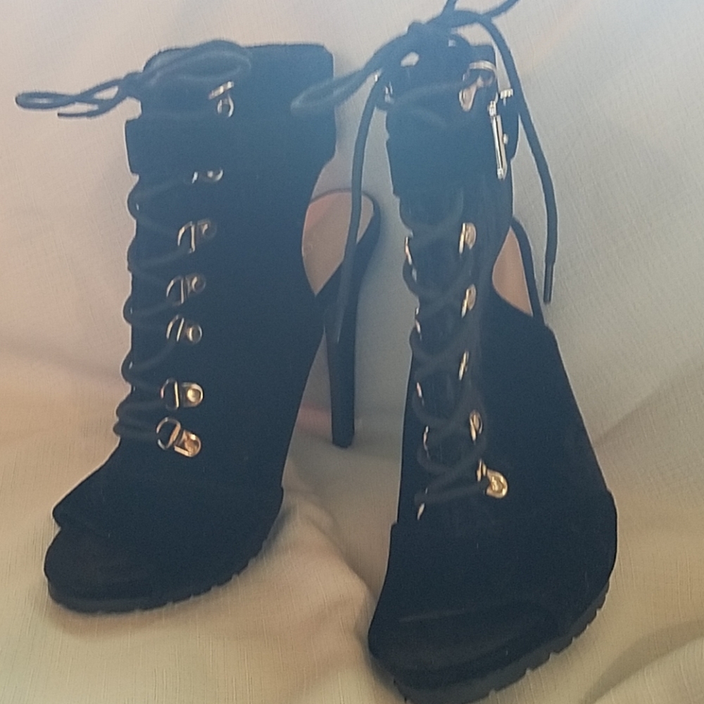 Shoe
